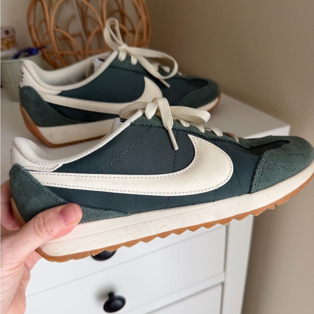 Nike Pacific Dark Green Sneakers with White